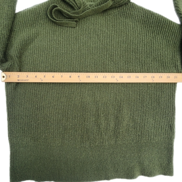 Lucky Brand Knit Sweater; size small; army green - Picture 5 of 9